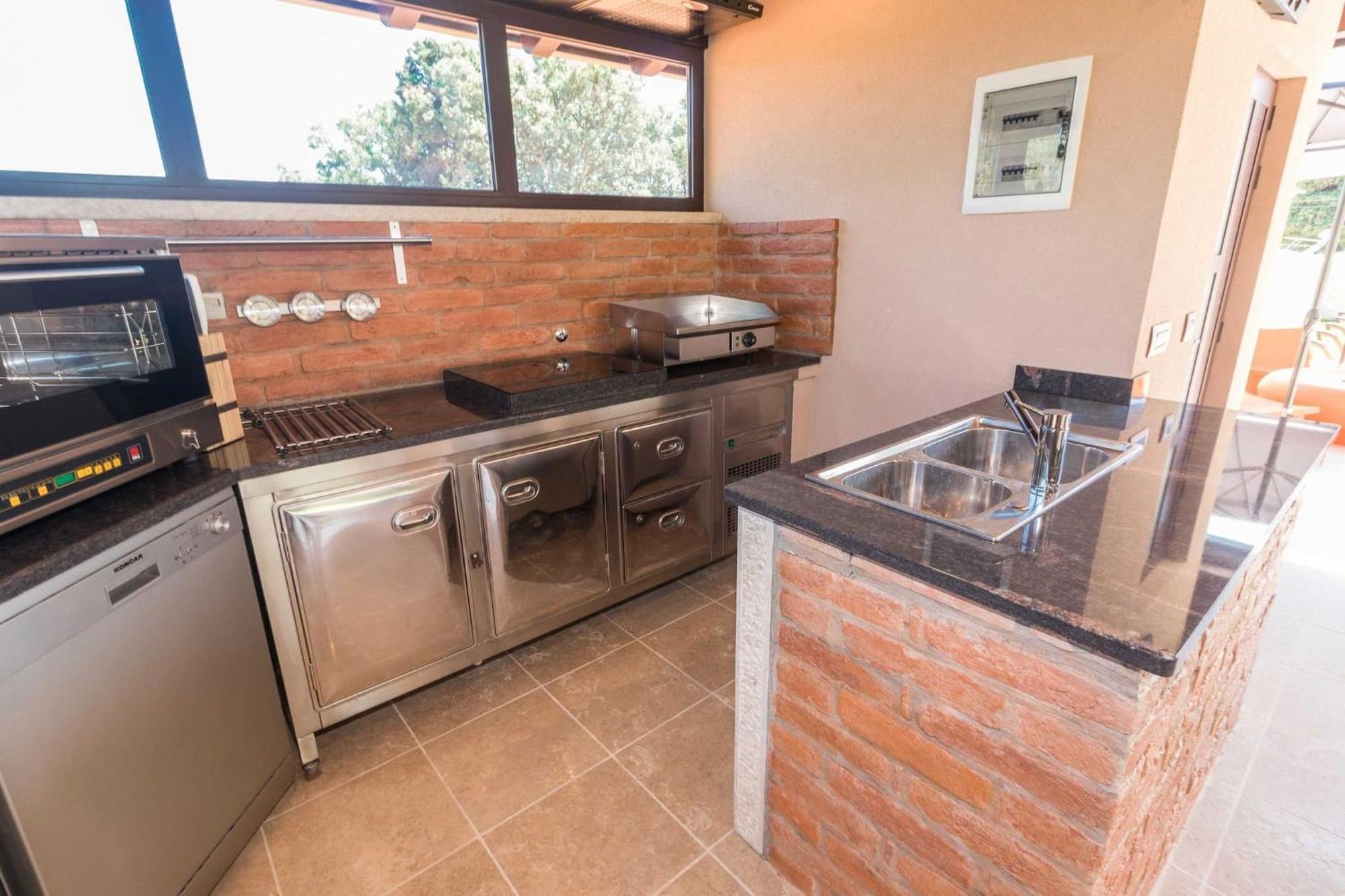 Luxurious Istra Kamen *